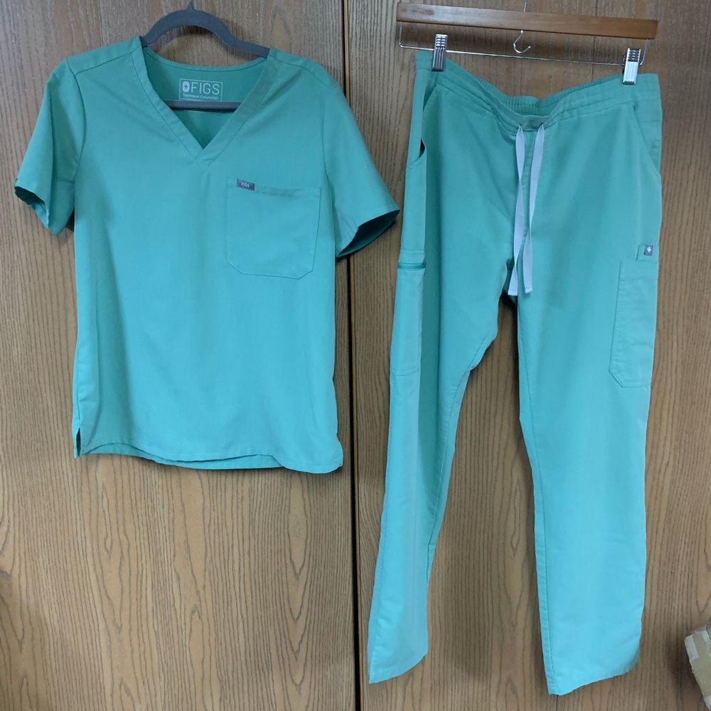 FIGS Set - Jade - Catarina Top, Medium & Yola Pants, Medium